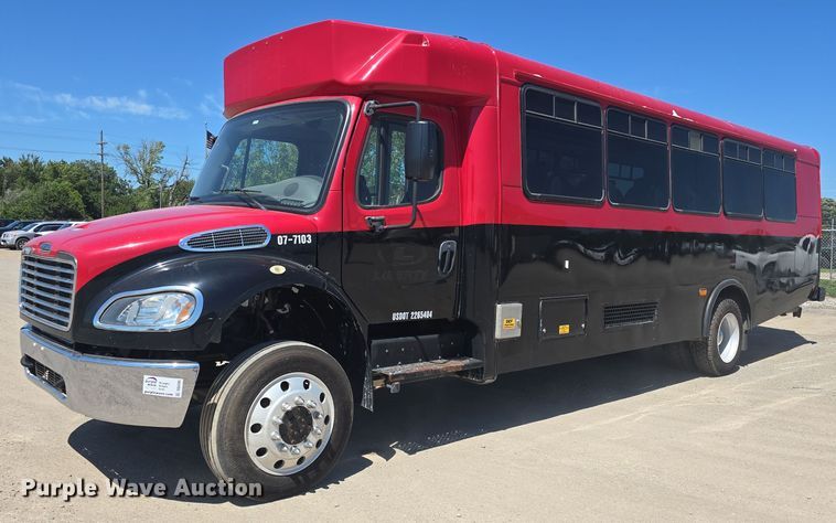 image for item DQ4385 2015 Freightliner  Business Class M2 shuttle bus