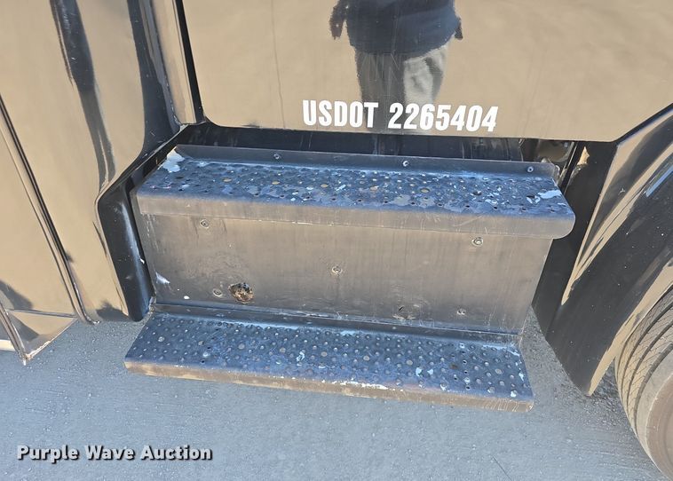 image for item DQ4385 2015 Freightliner  Business Class M2 shuttle bus