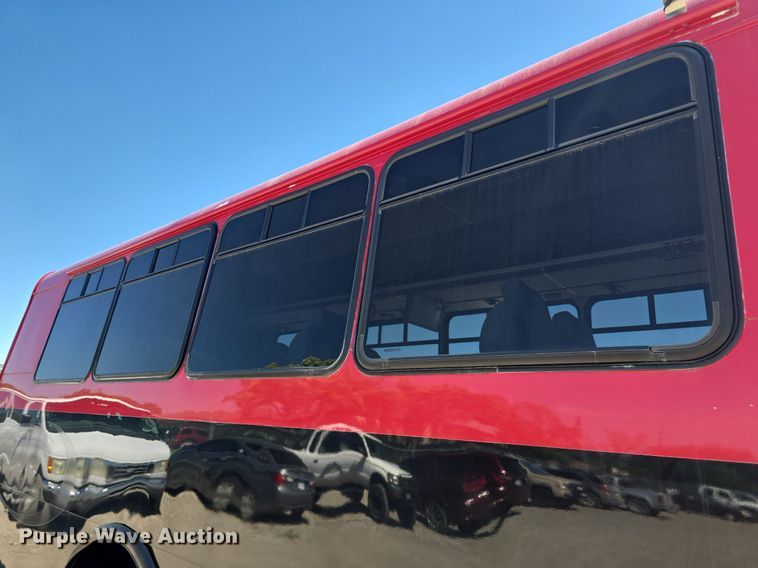 image for item DQ4385 2015 Freightliner  Business Class M2 shuttle bus