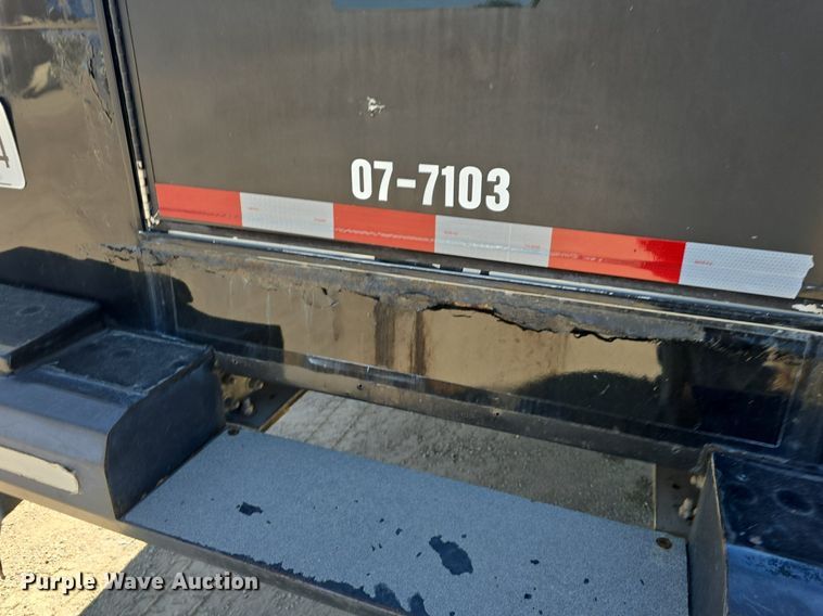 image for item DQ4385 2015 Freightliner  Business Class M2 shuttle bus