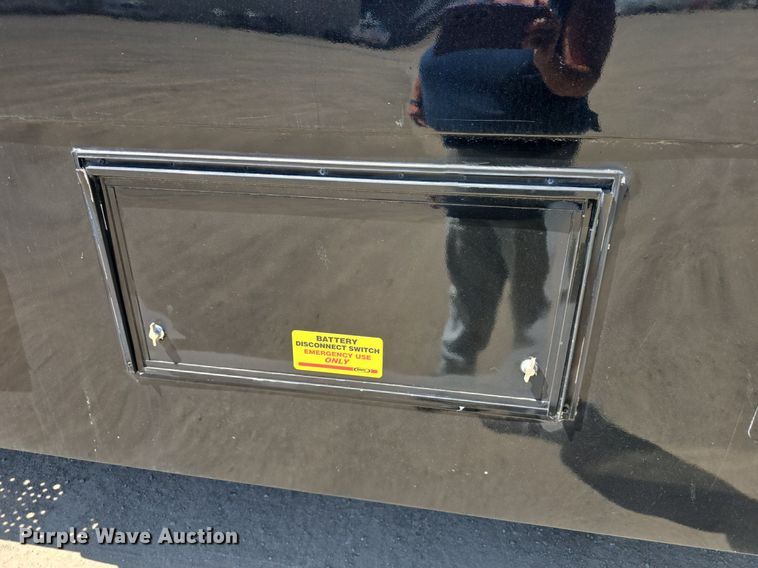 image for item DQ4385 2015 Freightliner  Business Class M2 shuttle bus