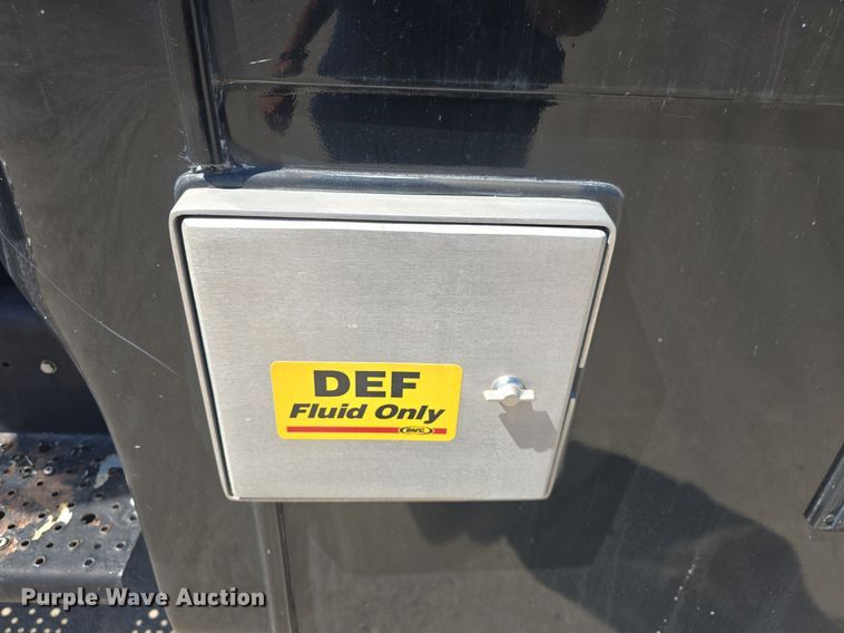 image for item DQ4385 2015 Freightliner  Business Class M2 shuttle bus