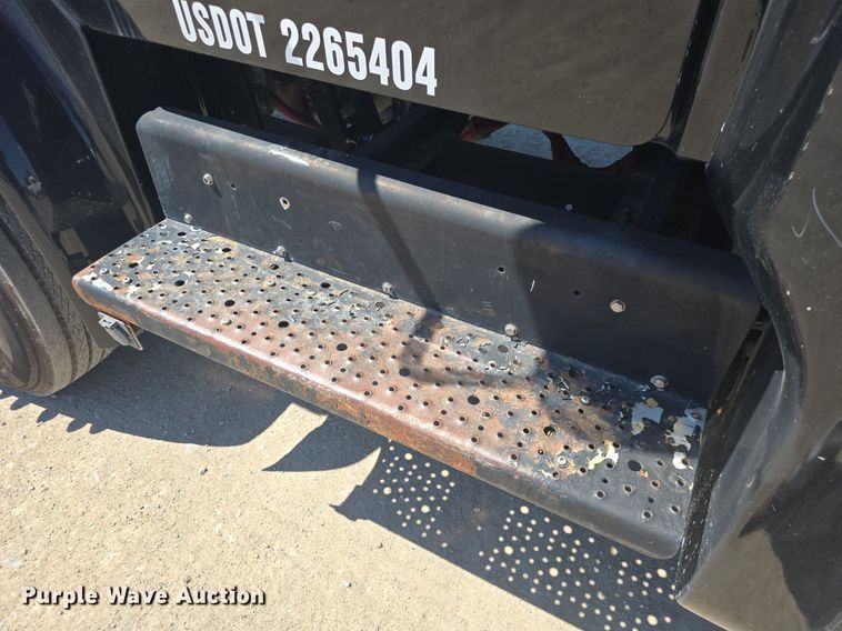 image for item DQ4385 2015 Freightliner  Business Class M2 shuttle bus