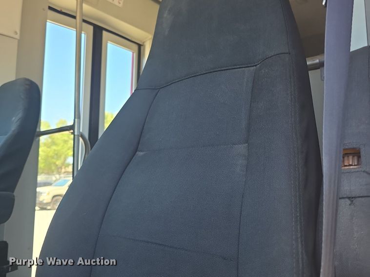 image for item DQ4385 2015 Freightliner  Business Class M2 shuttle bus