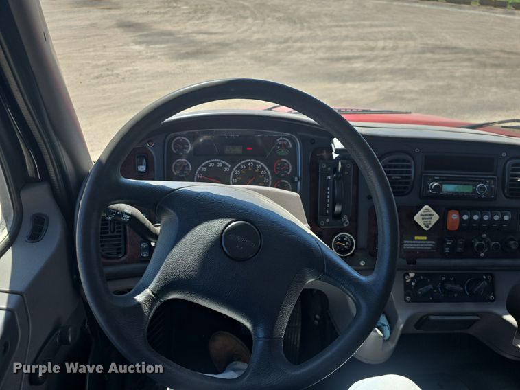 image for item DQ4385 2015 Freightliner  Business Class M2 shuttle bus