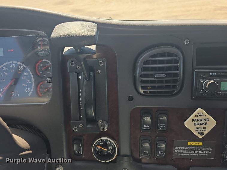 image for item DQ4385 2015 Freightliner  Business Class M2 shuttle bus