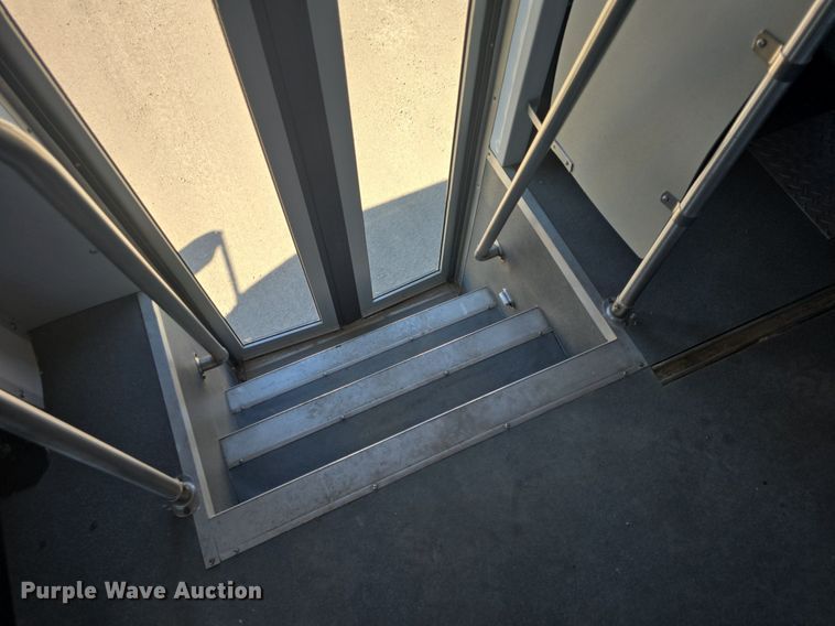 image for item DQ4385 2015 Freightliner  Business Class M2 shuttle bus