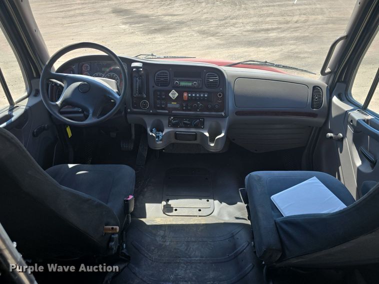 image for item DQ4385 2015 Freightliner  Business Class M2 shuttle bus