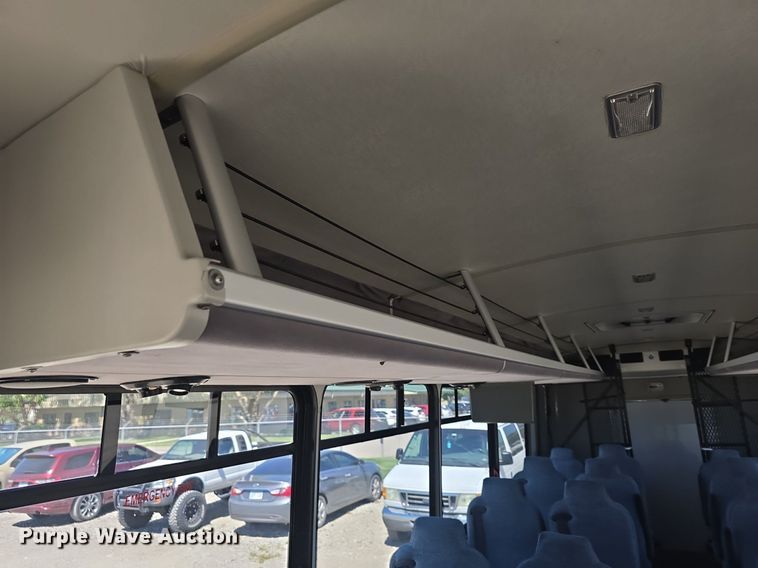 image for item DQ4385 2015 Freightliner  Business Class M2 shuttle bus