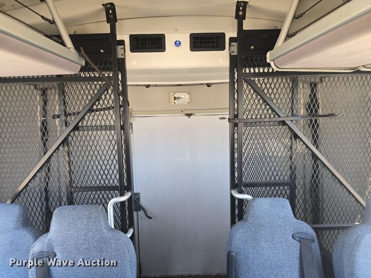 image for item DQ4385 2015 Freightliner  Business Class M2 shuttle bus