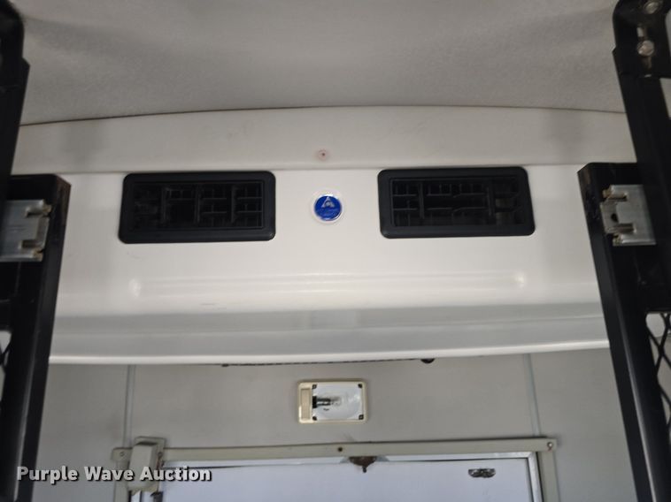 image for item DQ4385 2015 Freightliner  Business Class M2 shuttle bus