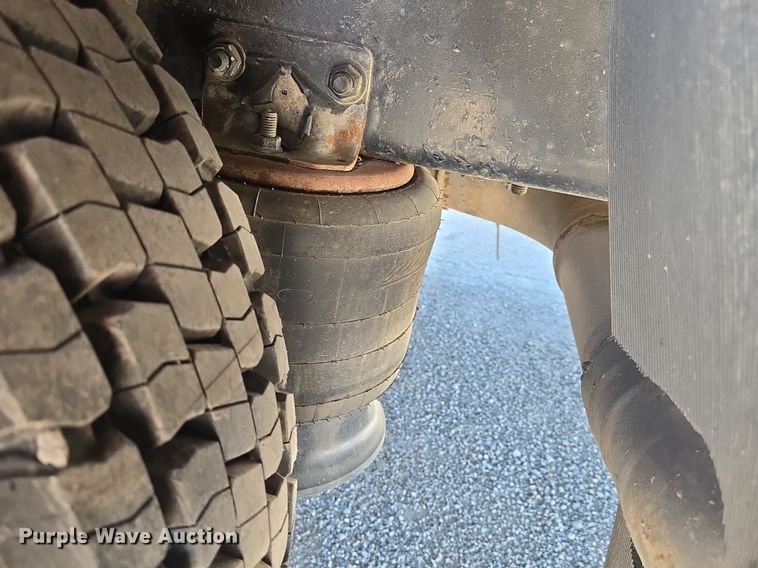 image for item DQ4385 2015 Freightliner  Business Class M2 shuttle bus