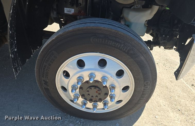 image for item DQ4385 2015 Freightliner  Business Class M2 shuttle bus