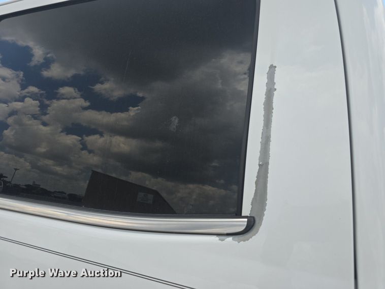 image for item DQ4392 2016 GMC Sierra 1500 Crew Cab pickup truck