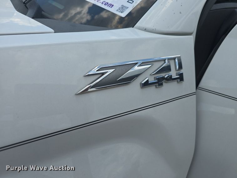 image for item DQ4392 2016 GMC Sierra 1500 Crew Cab pickup truck