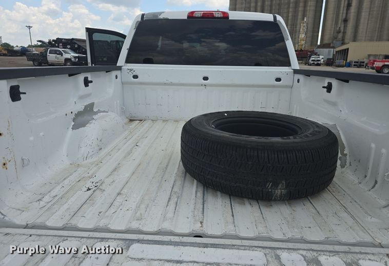 image for item DQ4392 2016 GMC Sierra 1500 Crew Cab pickup truck