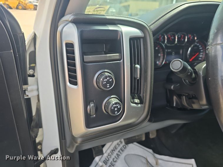 image for item DQ4392 2016 GMC Sierra 1500 Crew Cab pickup truck