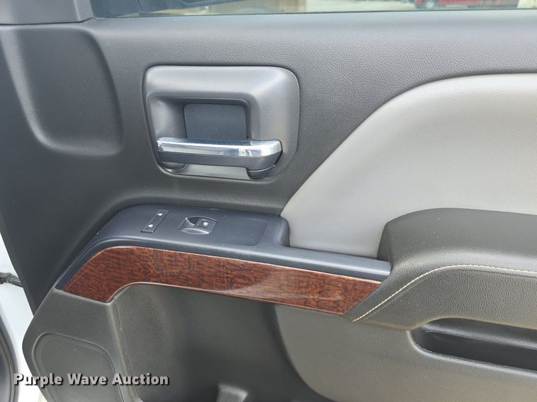 image for item DQ4392 2016 GMC Sierra 1500 Crew Cab pickup truck