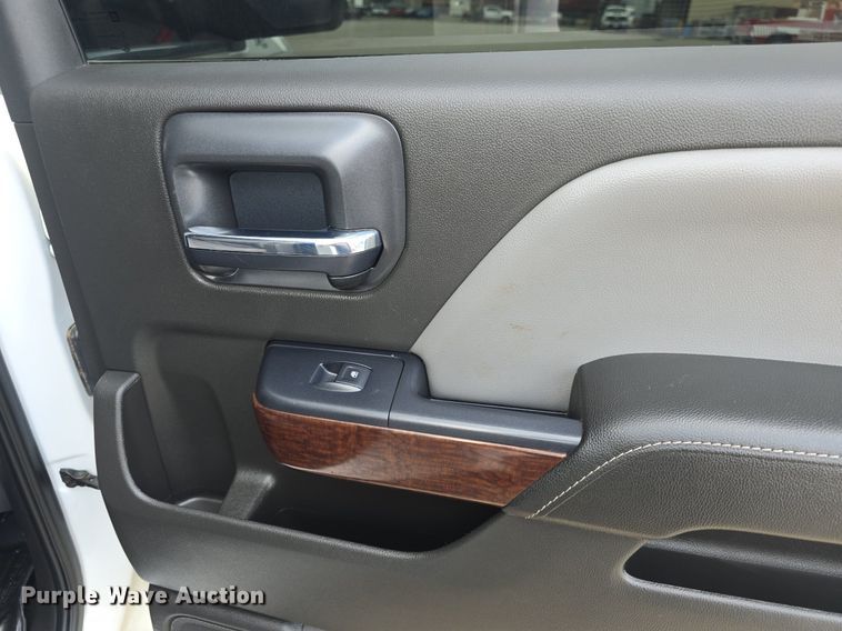 image for item DQ4392 2016 GMC Sierra 1500 Crew Cab pickup truck