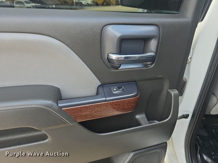 image for item DQ4392 2016 GMC Sierra 1500 Crew Cab pickup truck