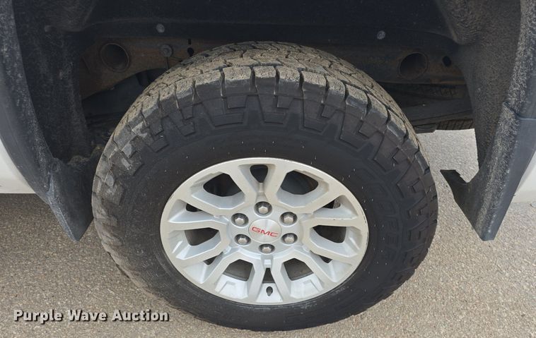 image for item DQ4392 2016 GMC Sierra 1500 Crew Cab pickup truck