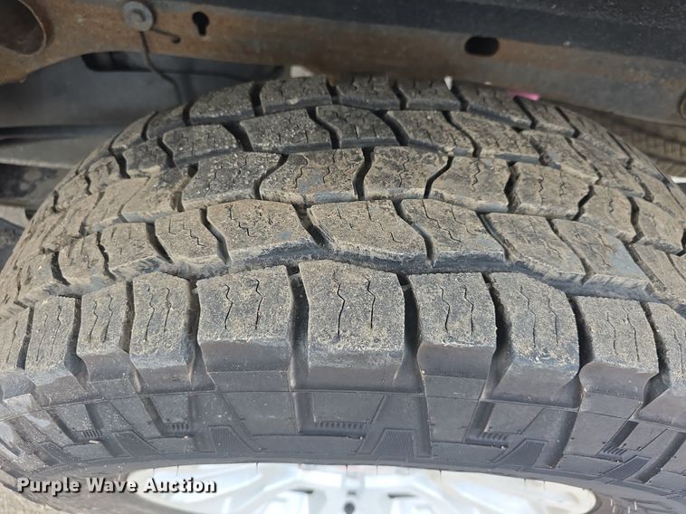 image for item DQ4392 2016 GMC Sierra 1500 Crew Cab pickup truck