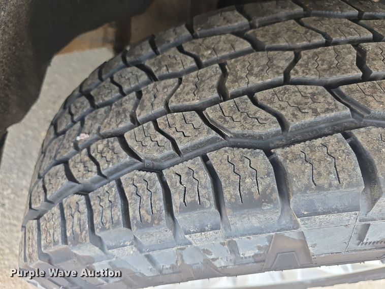 image for item DQ4392 2016 GMC Sierra 1500 Crew Cab pickup truck