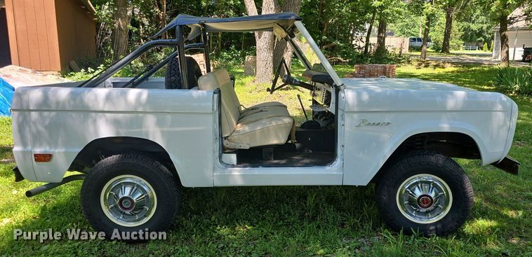 image for item DQ4403 1968 Ford Bronco SUV
