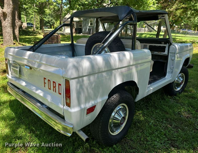image for item DQ4403 1968 Ford Bronco SUV