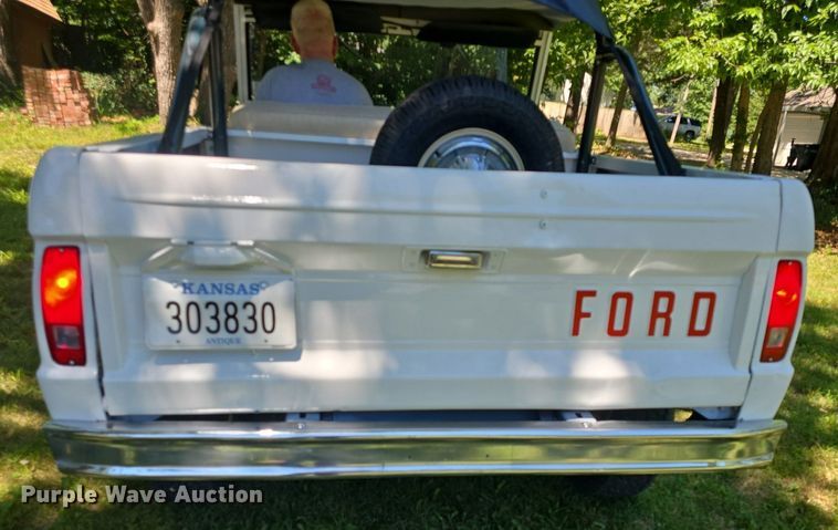 image for item DQ4403 1968 Ford Bronco SUV