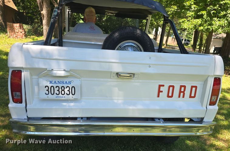 image for item DQ4403 1968 Ford Bronco SUV