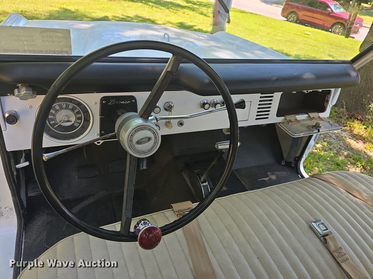 image for item DQ4403 1968 Ford Bronco SUV