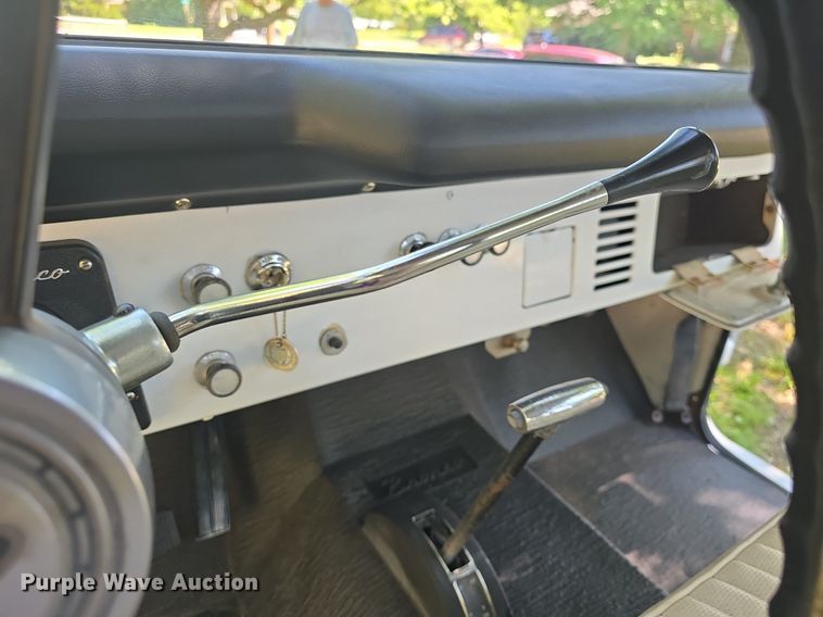 image for item DQ4403 1968 Ford Bronco SUV