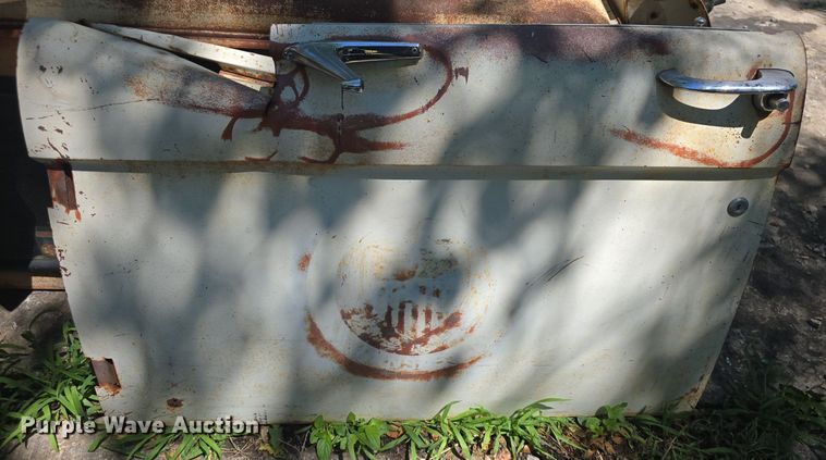 image for item DQ4403 1968 Ford Bronco SUV