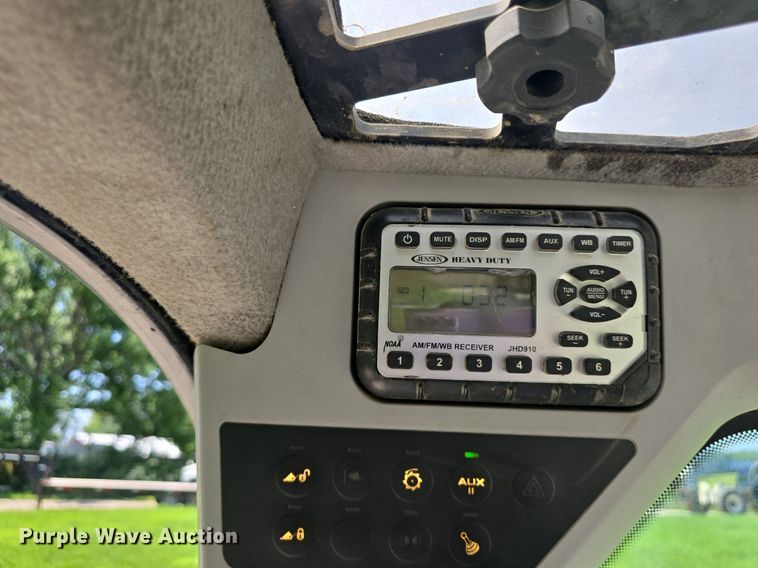 image for item DQ4436 2013 JCB 260 eco skid steer loader