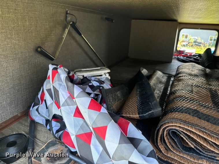 image for item DQ6812 2017 Heartland Wilderness 2875BH  camper