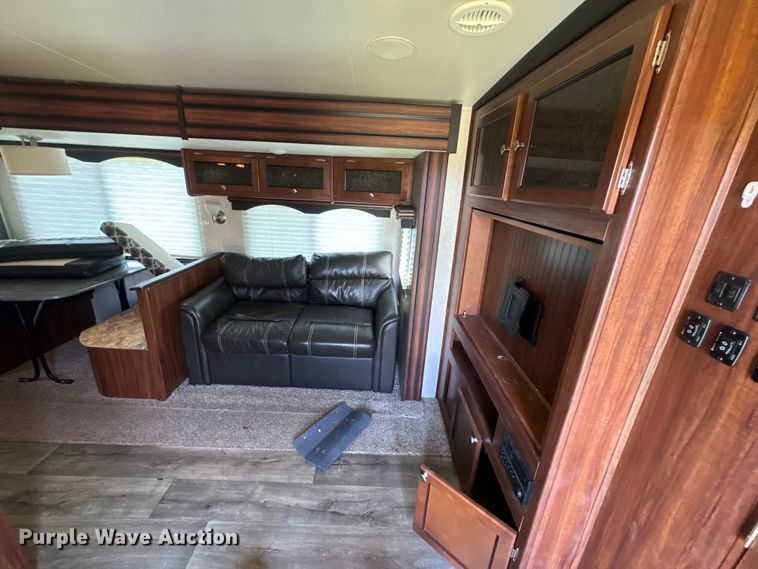 image for item DQ6812 2017 Heartland Wilderness 2875BH  camper