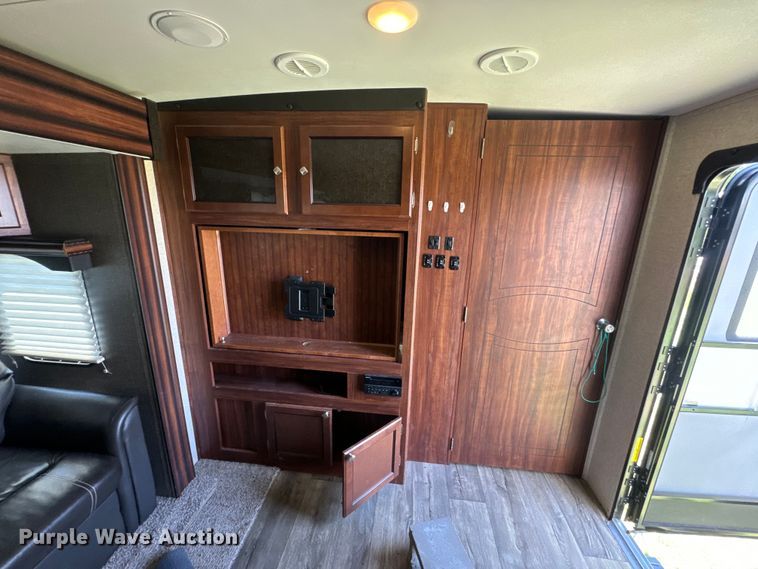 image for item DQ6812 2017 Heartland Wilderness 2875BH  camper