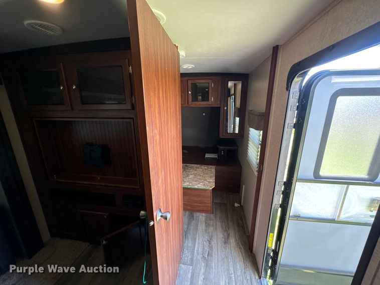 image for item DQ6812 2017 Heartland Wilderness 2875BH  camper