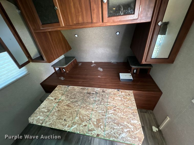 image for item DQ6812 2017 Heartland Wilderness 2875BH  camper