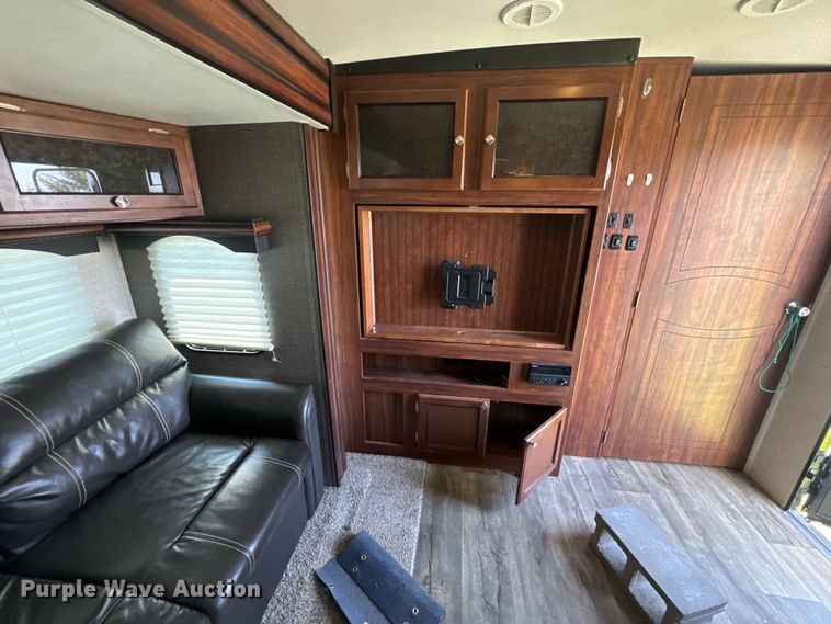 image for item DQ6812 2017 Heartland Wilderness 2875BH  camper