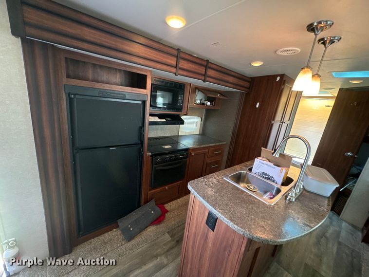 image for item DQ6812 2017 Heartland Wilderness 2875BH  camper