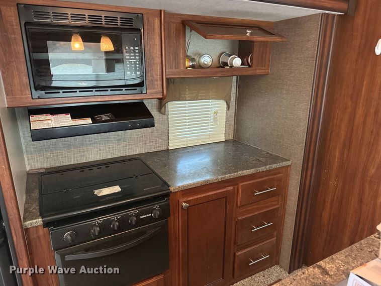 image for item DQ6812 2017 Heartland Wilderness 2875BH  camper