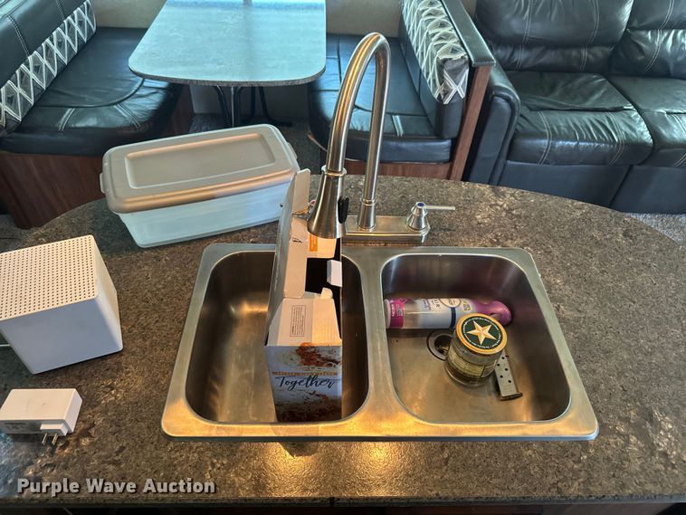 image for item DQ6812 2017 Heartland Wilderness 2875BH  camper