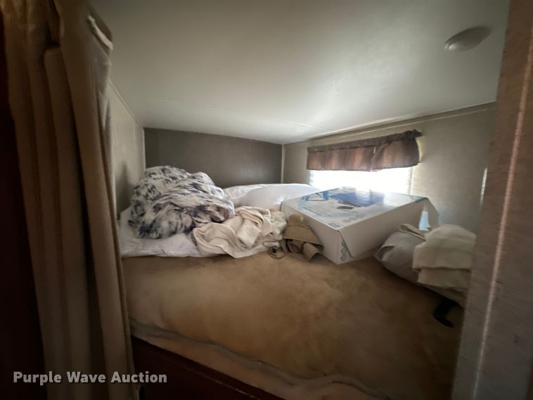 image for item DQ6812 2017 Heartland Wilderness 2875BH  camper