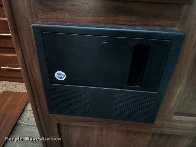 image for item DQ6812 2017 Heartland Wilderness 2875BH  camper