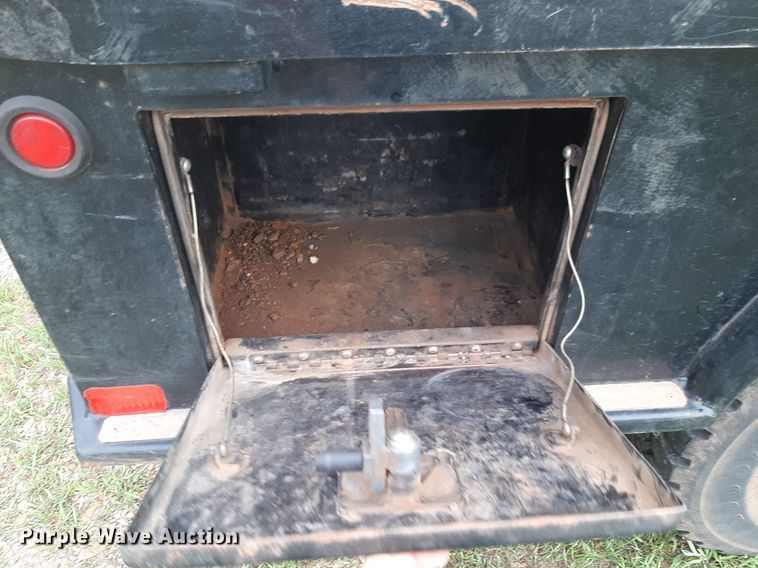 image for item DQ7054 2008 Ford F550 Super Duty SuperCab flatbed truck