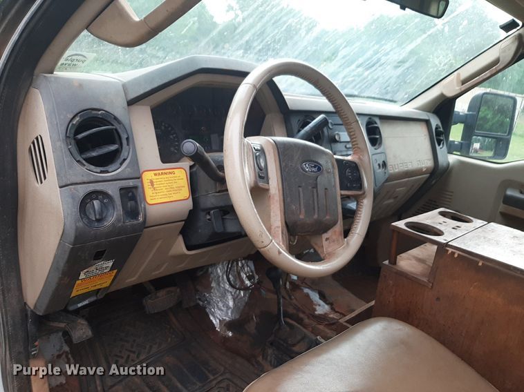 image for item DQ7054 2008 Ford F550 Super Duty SuperCab flatbed truck