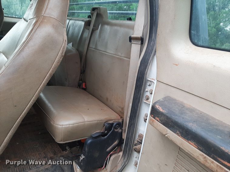 image for item DQ7054 2008 Ford F550 Super Duty SuperCab flatbed truck