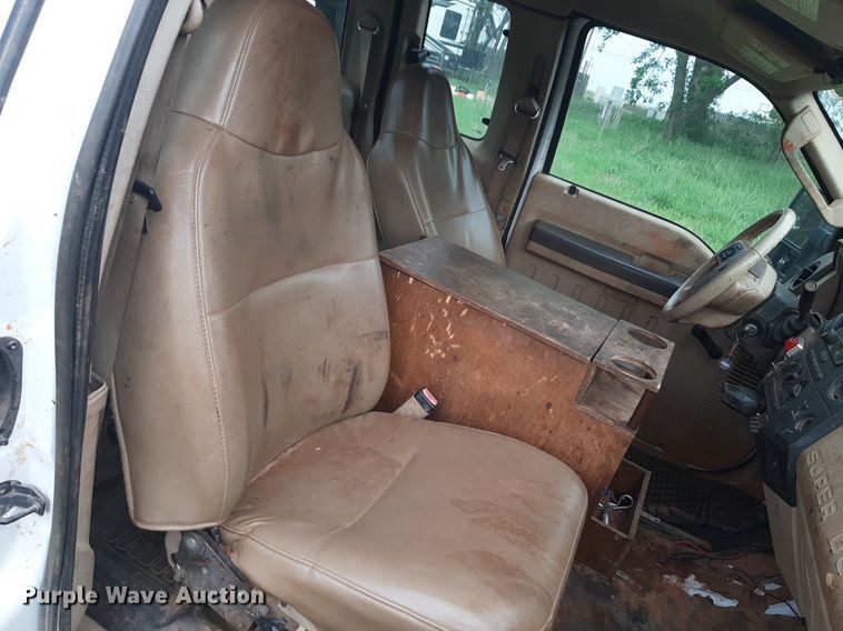 image for item DQ7054 2008 Ford F550 Super Duty SuperCab flatbed truck